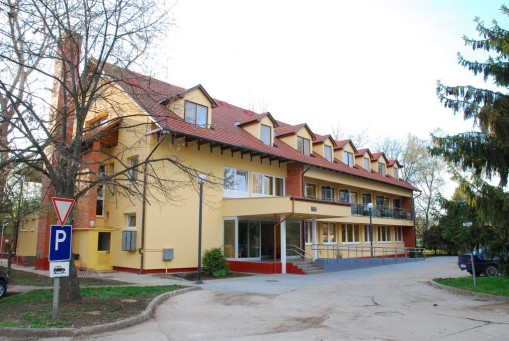   - Touring Hotel Berekfürdő