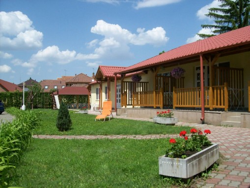   - Aqua Azur Guesthouse Hajdúszoboszló